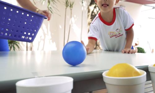 Brincadeira Acerte o Copo