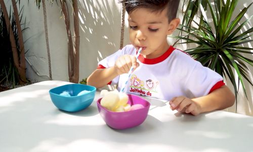 Brincando com Canudo