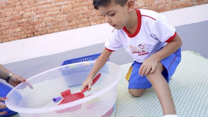 Pescaria com espumadeira